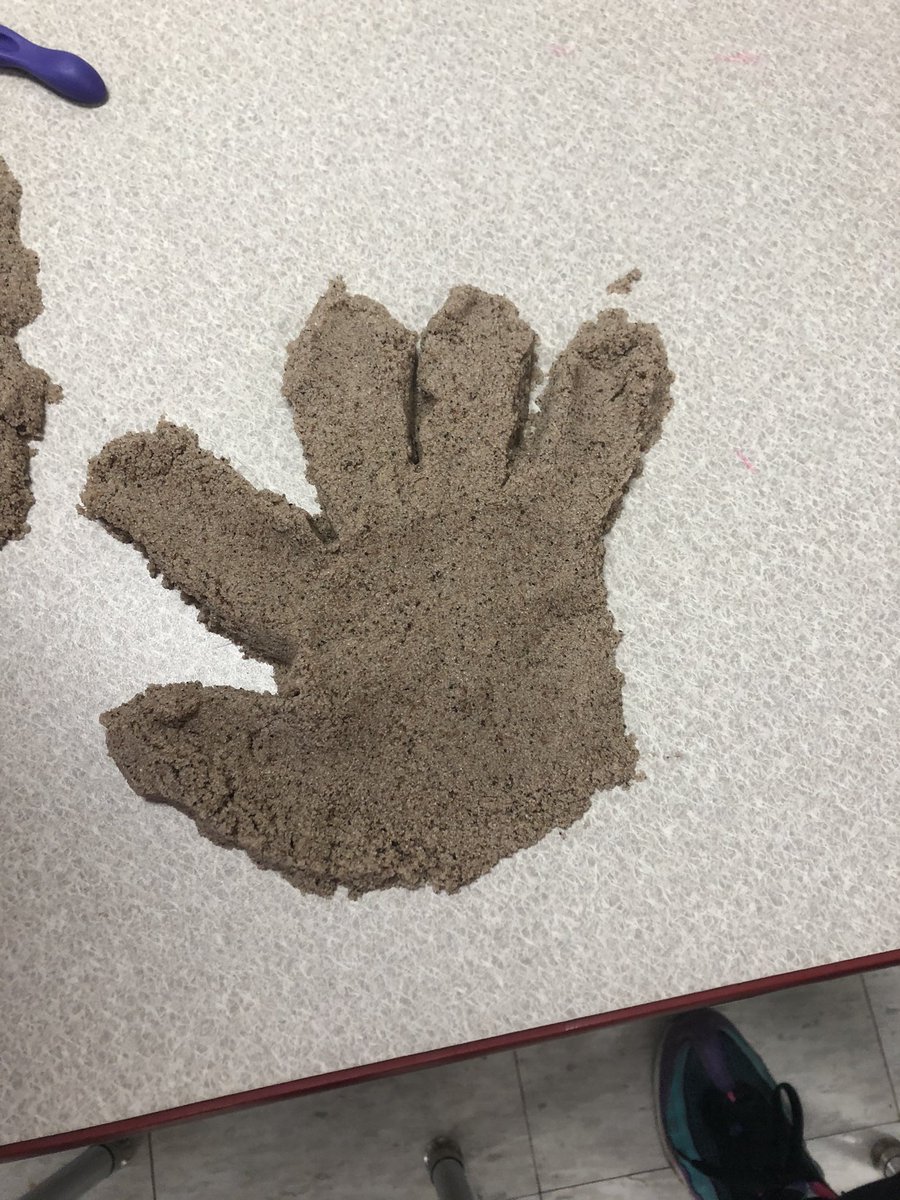 We remember to Strive for Five in all kinds of ways #StriveforFive #TheRoeblingWay <a href="/FTSD_Roebling/">Roebling Elementary</a>