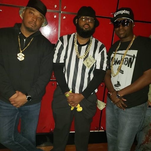 regmopromo's tweet photo. Great shot from one of our The Hip “HOP”: Old School Bar Crawl - Halloween Edition #HipHop #BarCrawl Loving the costumes @offthaclockpod. 📸: @offthaclockpod #regmopromo #hiphoplover #regmo #barcrawldc https://t.co/NEwg0y4VnH