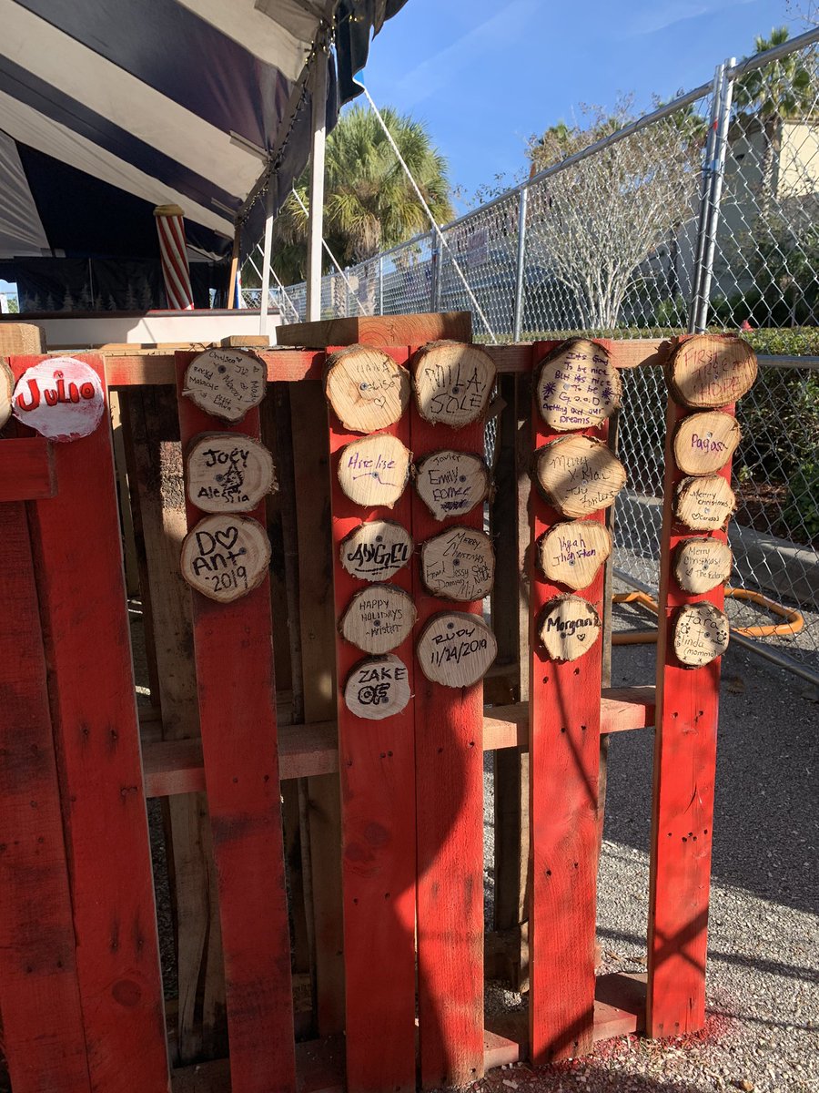 Coach_aj_LS's tweet image. #THDHolidayCaptain Let the holiday festivities begin! 6934 is the 2nd store on our D.86 #TreeTent District Tour. #HappyHolidays #SafetyFirst @SantiBernardez @JacobRobertsTHD @PennyPaladino @Chris_J_Mangino @supat213