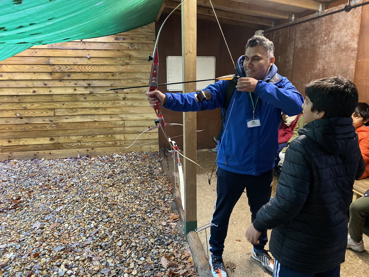 downsviewcroyy6's tweet photo. Yay! Mr Karim has arrived! 🏹 #DVPS https://t.co/bGN63ASSia