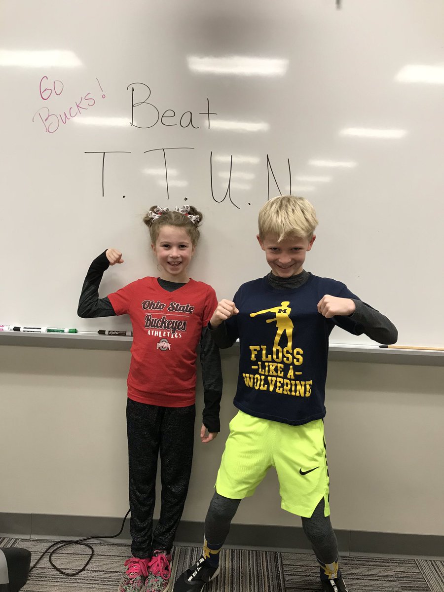KarieBuck22's tweet photo. Go Bucks!🏈❤️. Beat T.T.U.N #AClassDivided #NotReally #WayMoreBuckeyeFans @ayerelementary https://t.co/5C5bYCxWwN