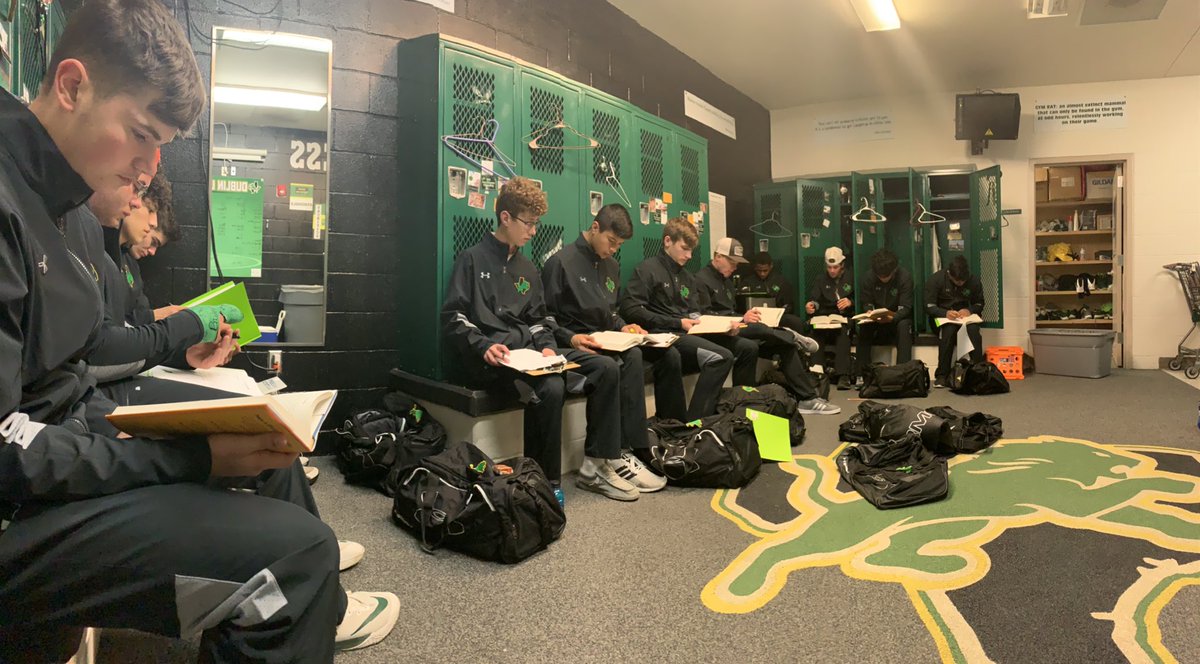 FlyinLionsHoops's tweet photo. 📚🏀☘️🦁📚🏀☘️🦁📚
Chapter 4
#Coachability
#fixedVSgrowthMindset
#Trust #Openness #Execution

Game day with #RaiseYourGame and @AlanSteinJr 

Dublin @ DeLeon 11:15am

📚🏀☘️🦁📚🏀☘️🦁📚 https://t.co/AgnlPwm44T