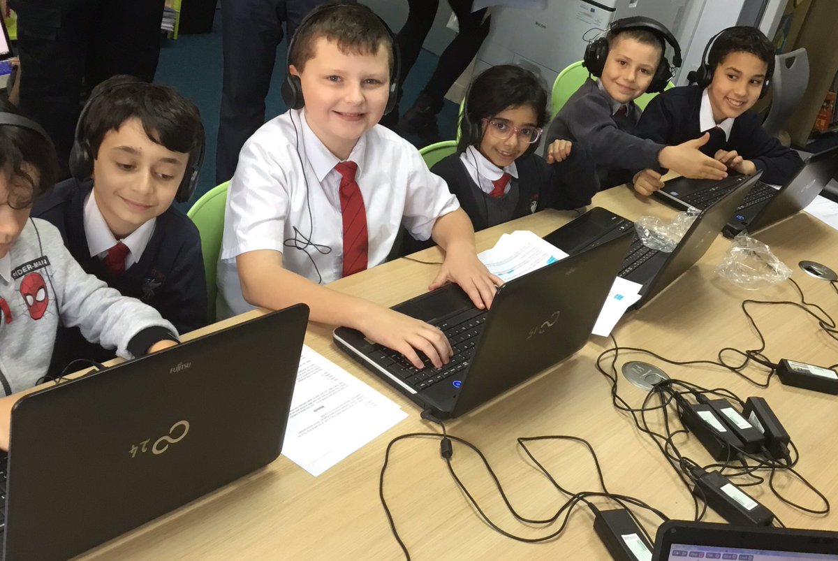 C4Pleasant's tweet photo. We are working with @MGLWorld_Paul to create music on Sonic Pi we have started playing notes and are going to code loops next #pleasantstcomputing https://t.co/J3vYkXoNSK