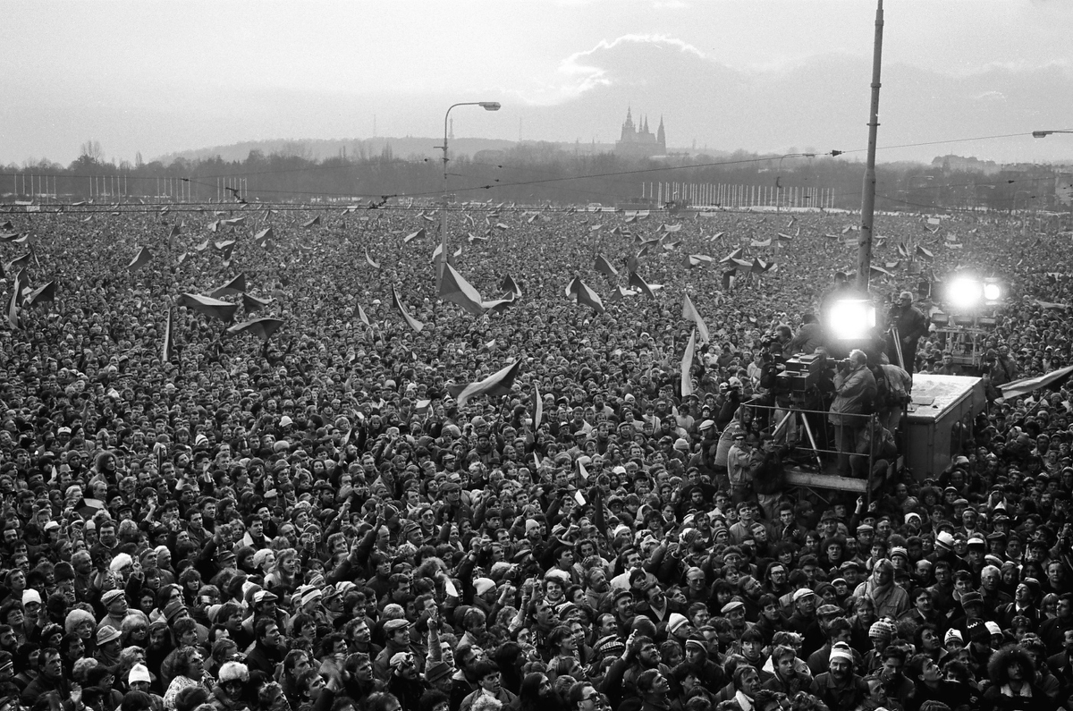 ironcurtain30 tweet picture