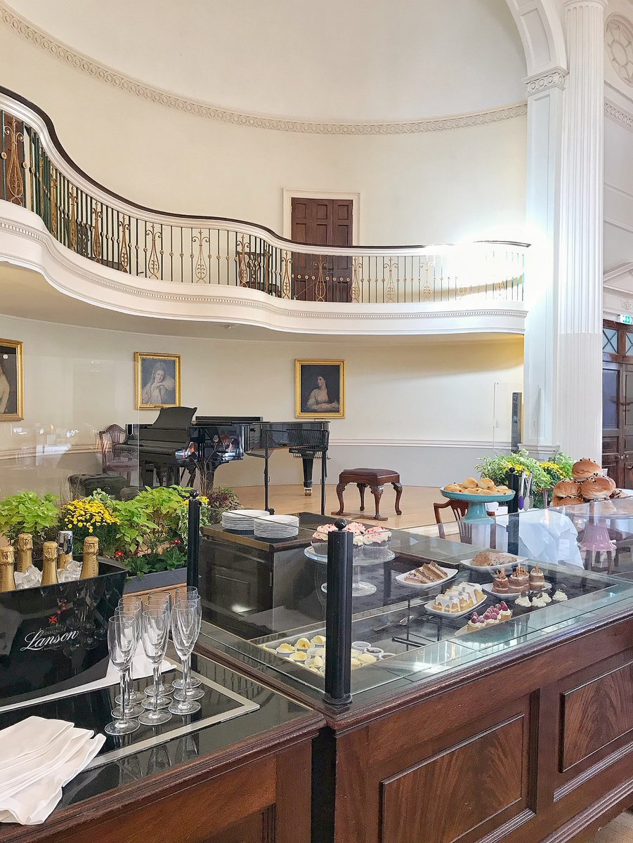 The Pump Room Restaurant is the perfect place to enjoy a sweet treat after your visit to the Roman Baths! 🍰 #NationalCakeDay <a href="/SearcysBath/">SearcysBath</a>