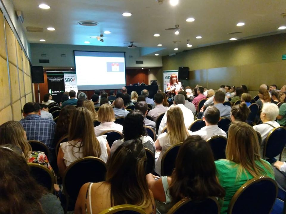 OnlineSIRO's tweet photo. Más de 1000 administradores de consorcios se sumaron a nuestras charlas en distintos puntos del país: CABA, Rosario, Córdoba, La Plata. Gracias a los asistentes y a las disertantes por su disponibilidad. Nos encanta capacitar a nuestros clientes! https://t.co/ZCT3QrPz56