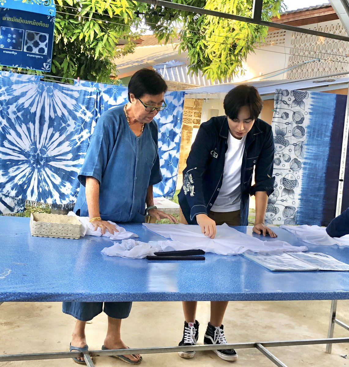 SAreaTeam's tweet photo. เพิ่มวัตถุดิบดีกว่า✌️✌️✌️ #ลดโลกเลอะกับผลิต #ลดโลกเลอะกับผลิตEP6 #การท่องเที่ยวแห่งประเทศไทย #แพร่ #เป๊กผลิตโชค #PeckPalitchoke https://t.co/auHqWqsUAE
