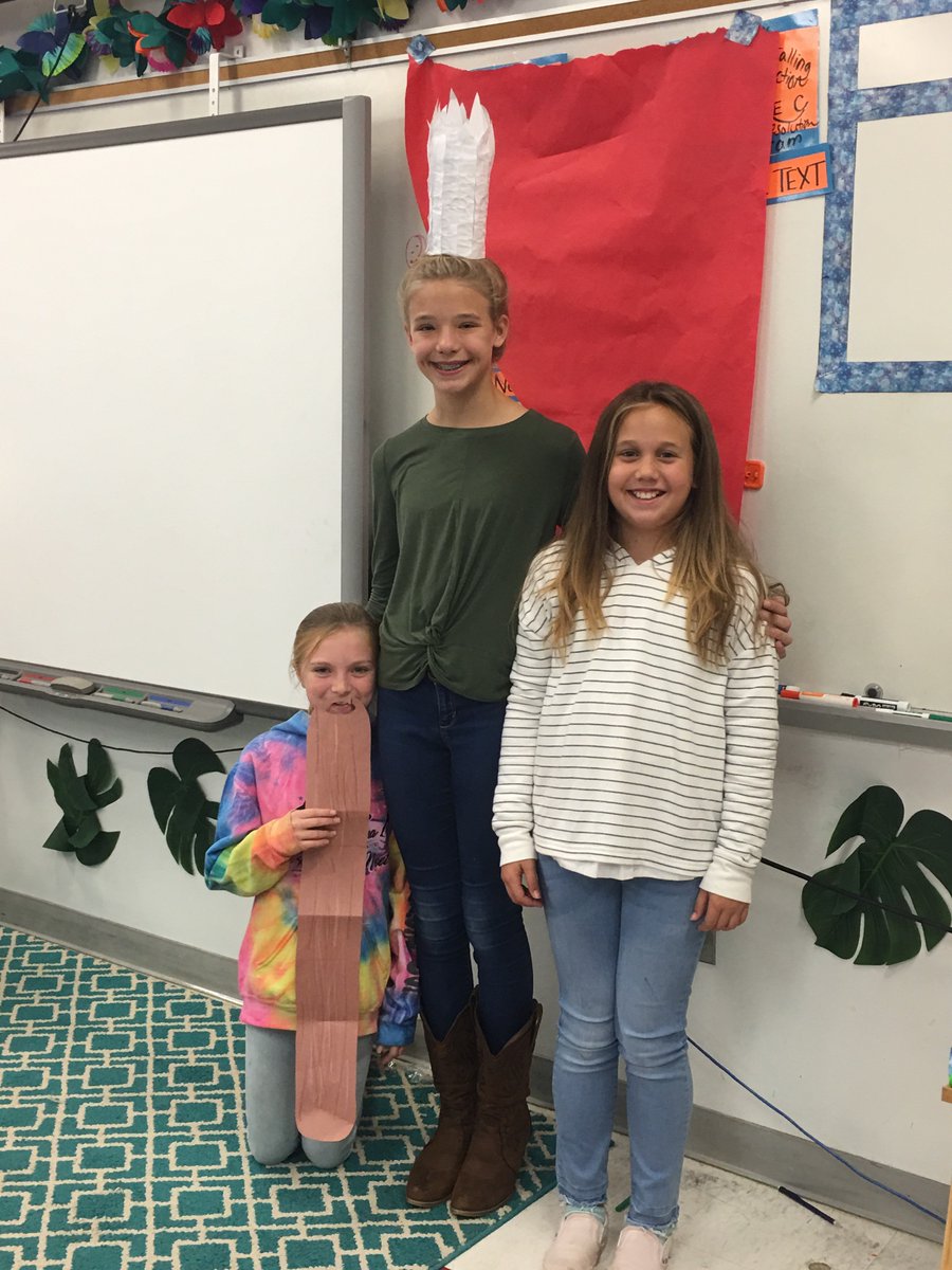 Hardison5th's tweet photo. The Lion, the Witch, and the Wardrobe plays! :)  @anwari5th  @KristaCHolland1 @Staceyleebrown2 @NhcsArts https://t.co/6oLozjGc7W