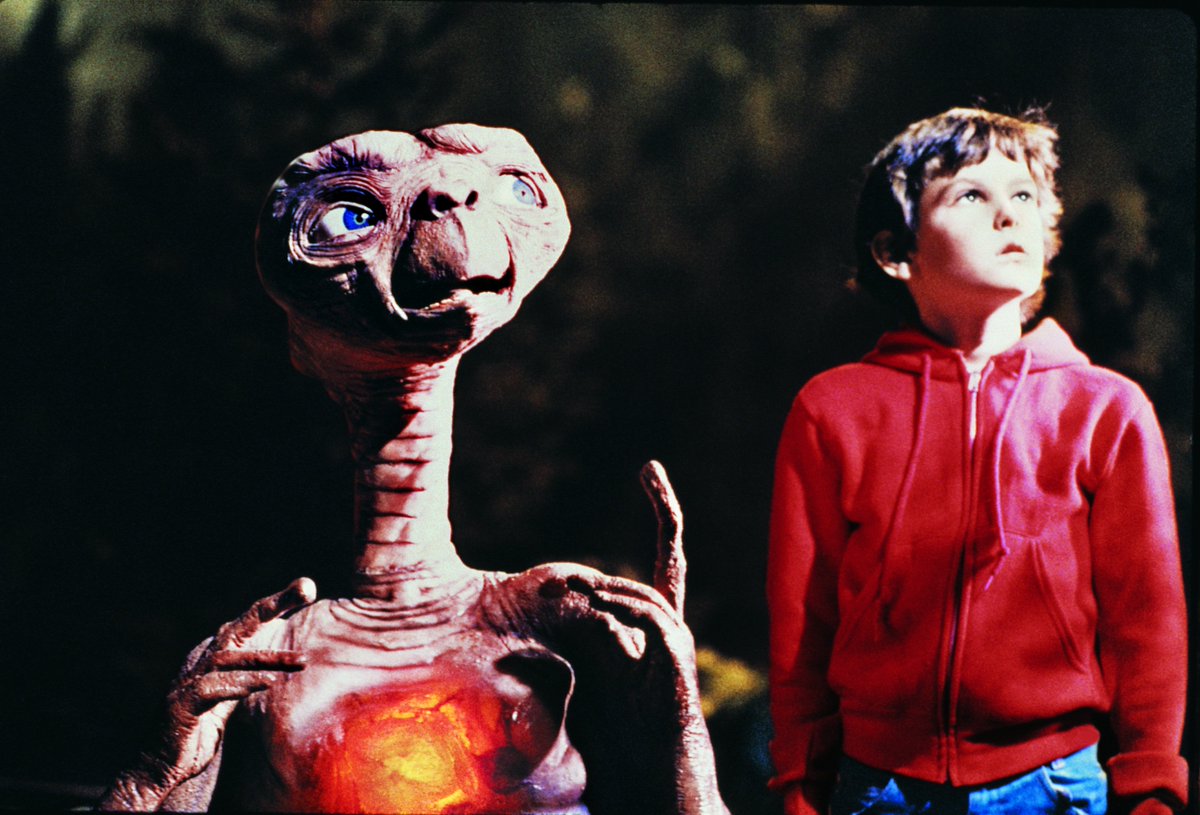 RoyalAlbertHall's tweet photo. ⚠ COMPETITION TIME ⚠

Want to win a page of E.T.’s 'Flying Theme' signed by the legendary John Williams – plus 2 tickets to see E.T. the Extra-Terrestrial in Concert at the Hall on 8 December?

Then tag who you'd take with you to see #ETLive, and tell us why! https://t.co/0KMsrAlFlX