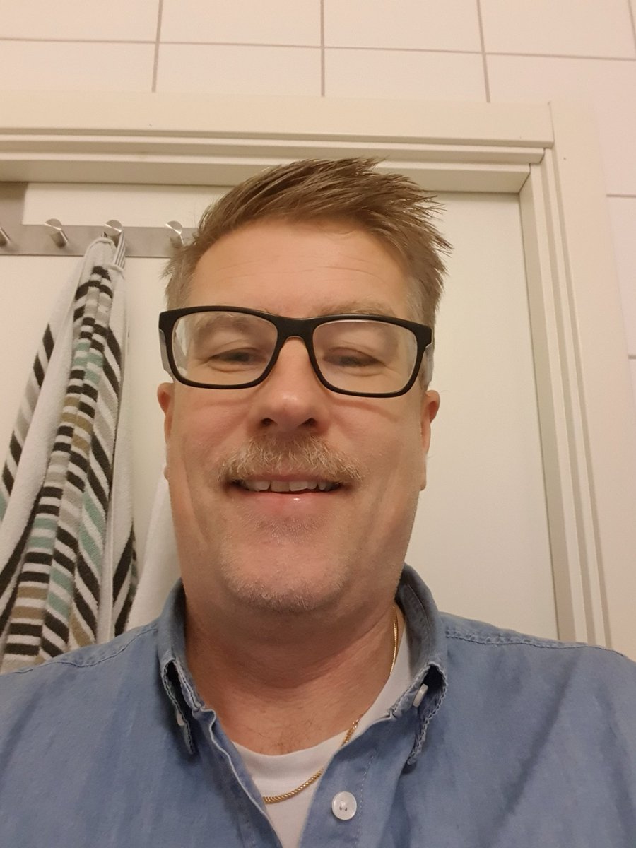 Nog för att det fortfarande är Movember, men nej...känner inte riktigt att jag kan visa mig så här bland folk.