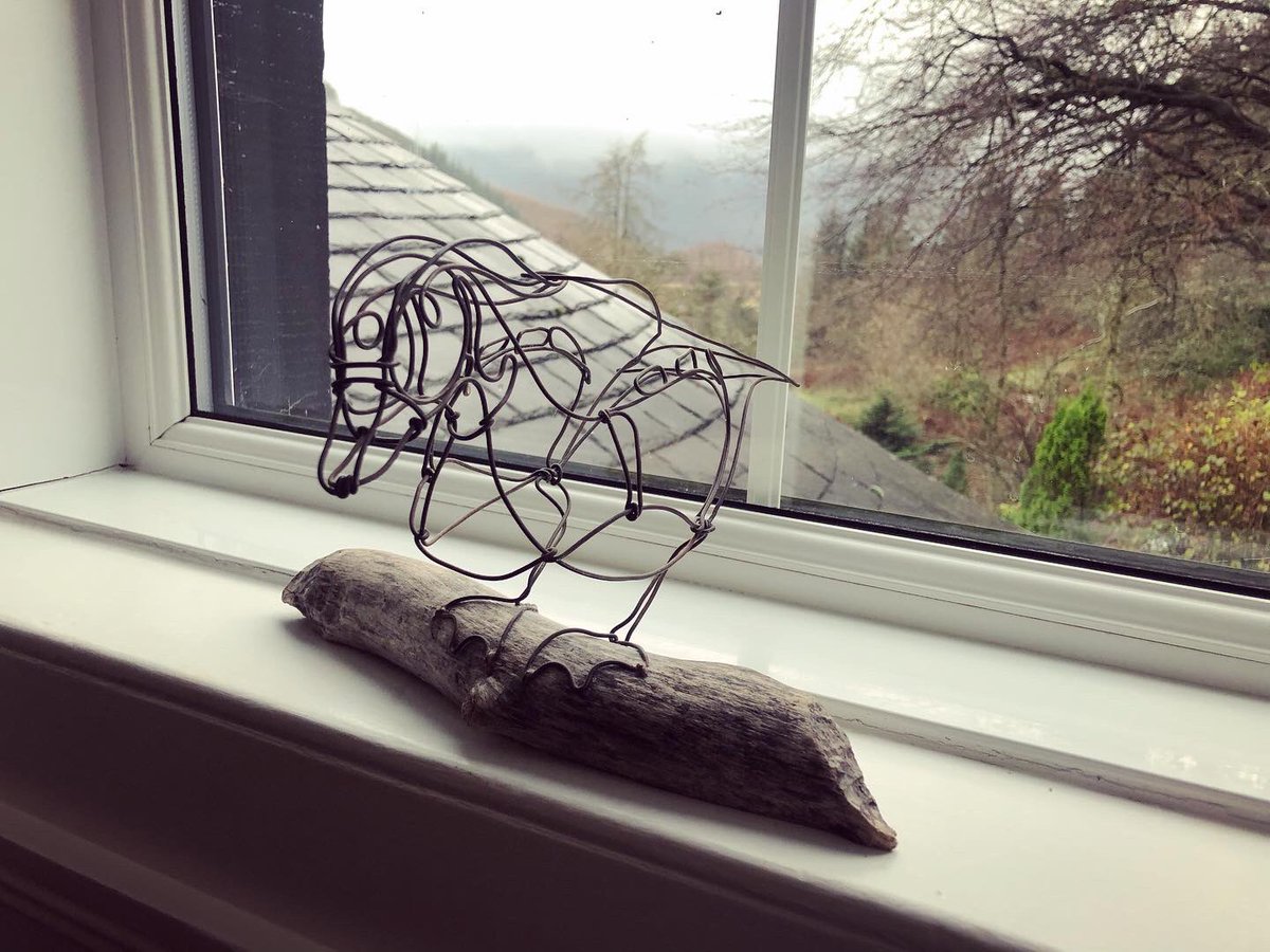 Just arrived at <a href="/Cottage_in_Wood/">Cottage in the Wood</a> for an interview with newly #michelin starred <a href="/BenWChef/">Ben Wilkinson</a>. That’s tomorrow though. First I get the pleasure of trying his food and then sleeping in this ginormous bed! 
P.S. this restaurant with rooms is on the delightfully named Magic Hill!