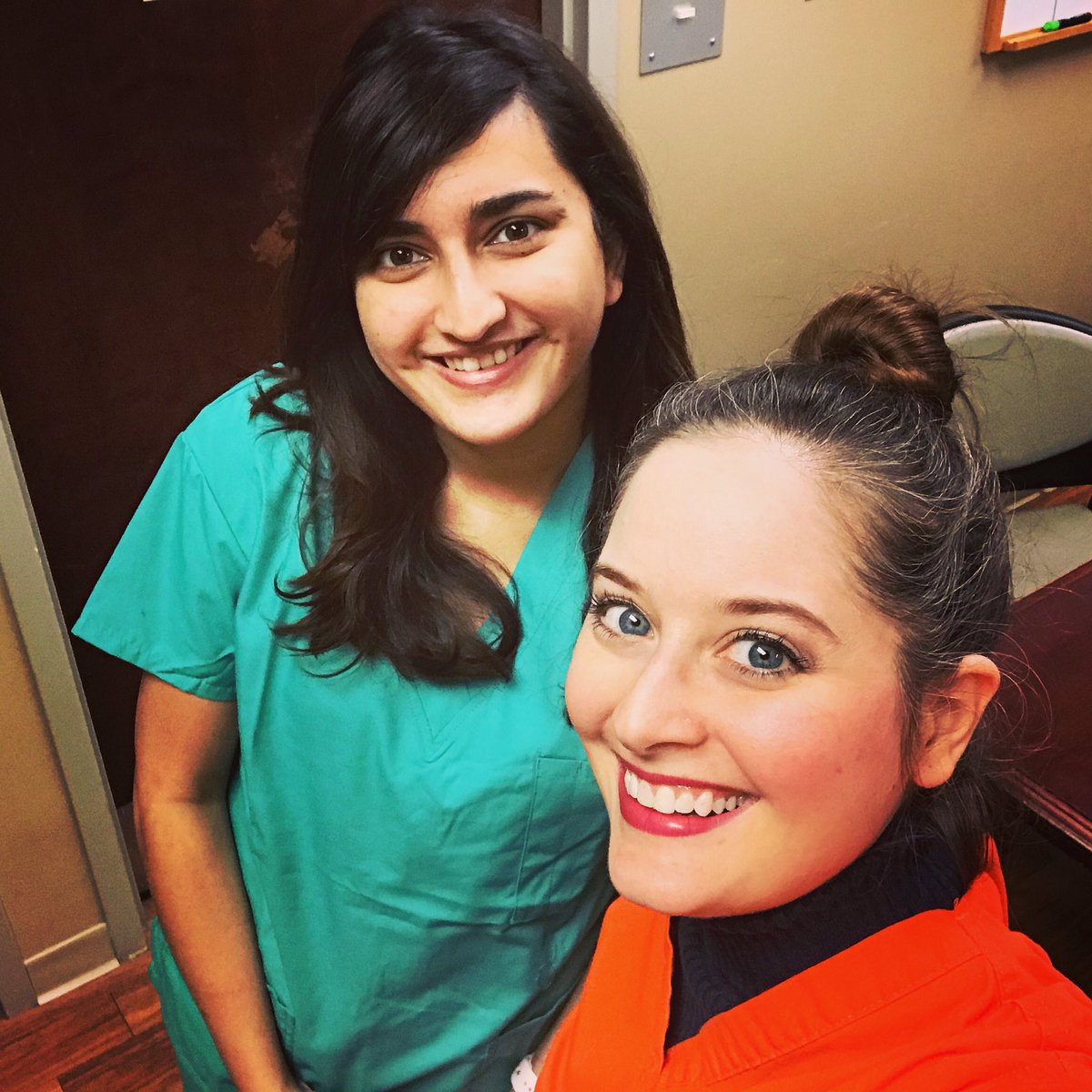 CitrusClinicAuD's tweet photo. Dr. Pratesi and Zoha (Pacific University) getting scrubbed up and ready to observe a Cochlear implant surgery this morning! @Flotogroup @CochlearUS #scrubs #surgery #cochlearimplantsurgery #cochlearimplant #doctorlife #cochlearamericas #audiologist #audsquad #audpeeps https://t.co/mTZCV0zVyr