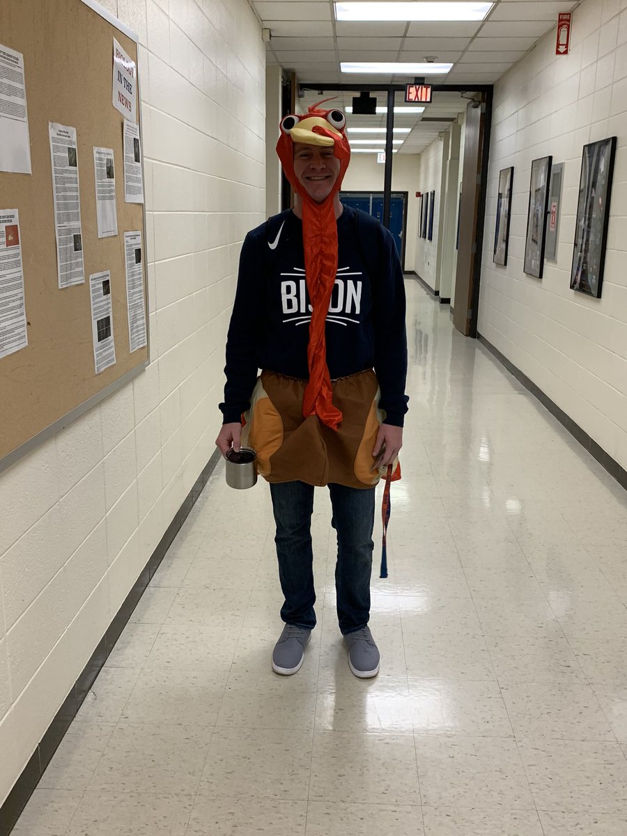 MathMrsKolo's tweet photo. 2019 Turkey Dress-Up! We are thankful @BGHSvball !! You are a trooper! #oneBG #forthekids #adoptafamily @BG_Bison https://t.co/b0zmnNyFhl