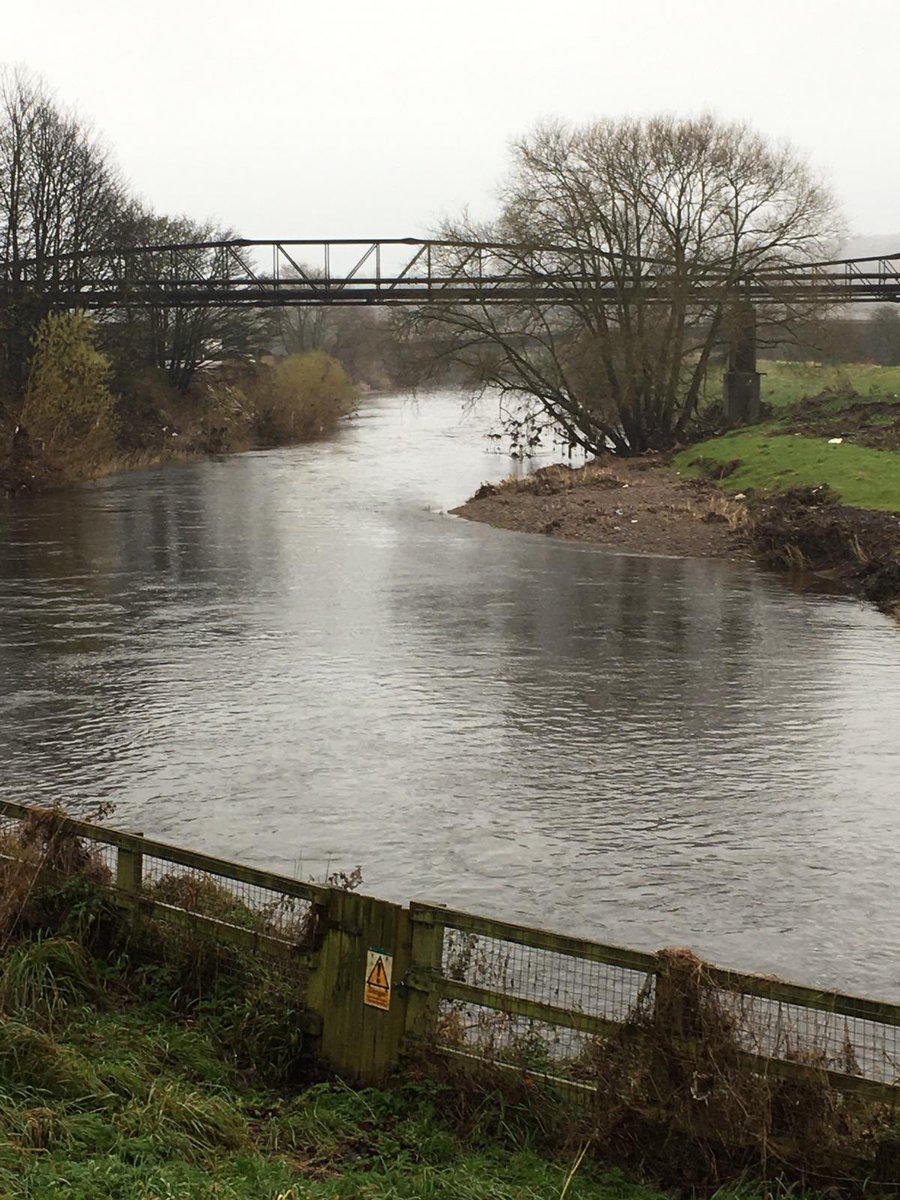 GaryKendrew's tweet photo. Cold wet morning searching river near Dewsbury to #findcolinVasey missing for over a week. https://t.co/80ubNL7fXl