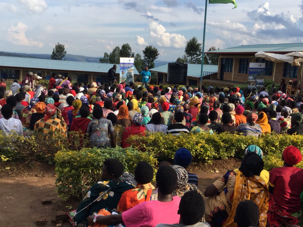 RwandaMuseums's tweet photo. Happening now:#OutreachMuseumsProgram taking place in Rutare sector of @GicumbiDistrict.A district known to have many #historicalSites such as the #NationalLiberationMuseum and #RutareRoyalTombs. https://t.co/dBp4J68Vmk