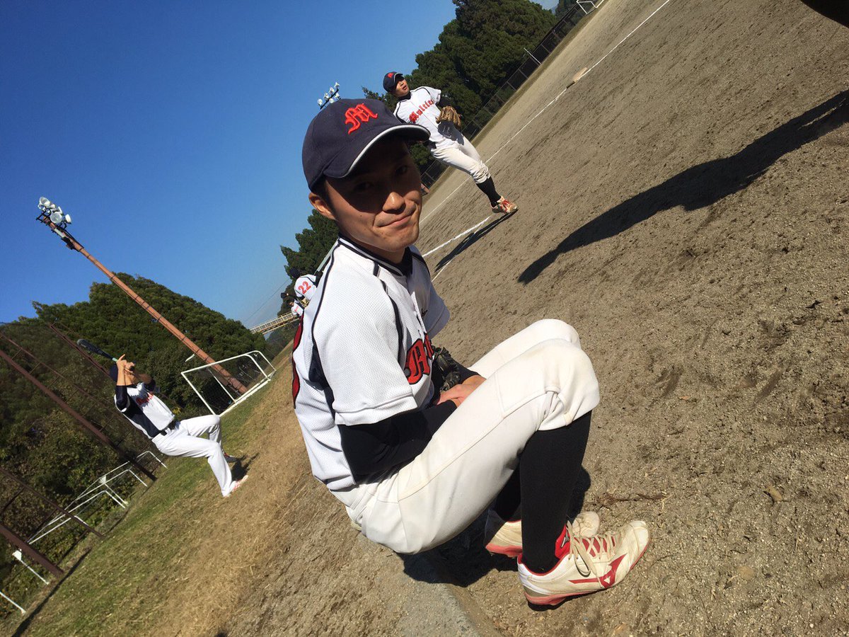 fue_multies's tweet photo. 試合は、初回に3番の辻が技ありのセーフティバンドで、安打を放つと、続く打者の打球が相手のミスを誘い、先制。直後の守りで先発の山浦は相手打者を抑えるも、守りのミスが続き、同点に追いつかれる。しかし、毎回得点を重ね、相手に流れを渡すことなく、見事勝利しました！ https://t.co/EjSeGb96Zd