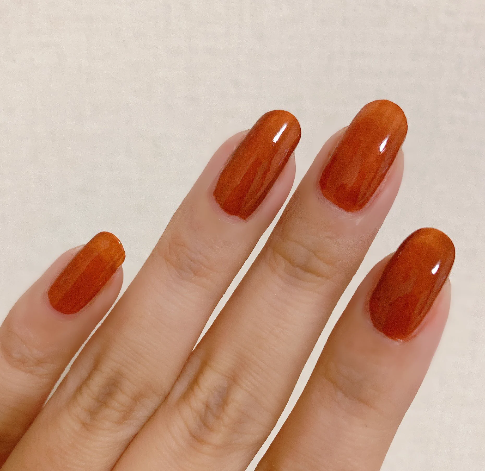 紅葉なネイル。こんなに季節感溢れる素敵な発色に出会えることは稀、むしろ奇跡。