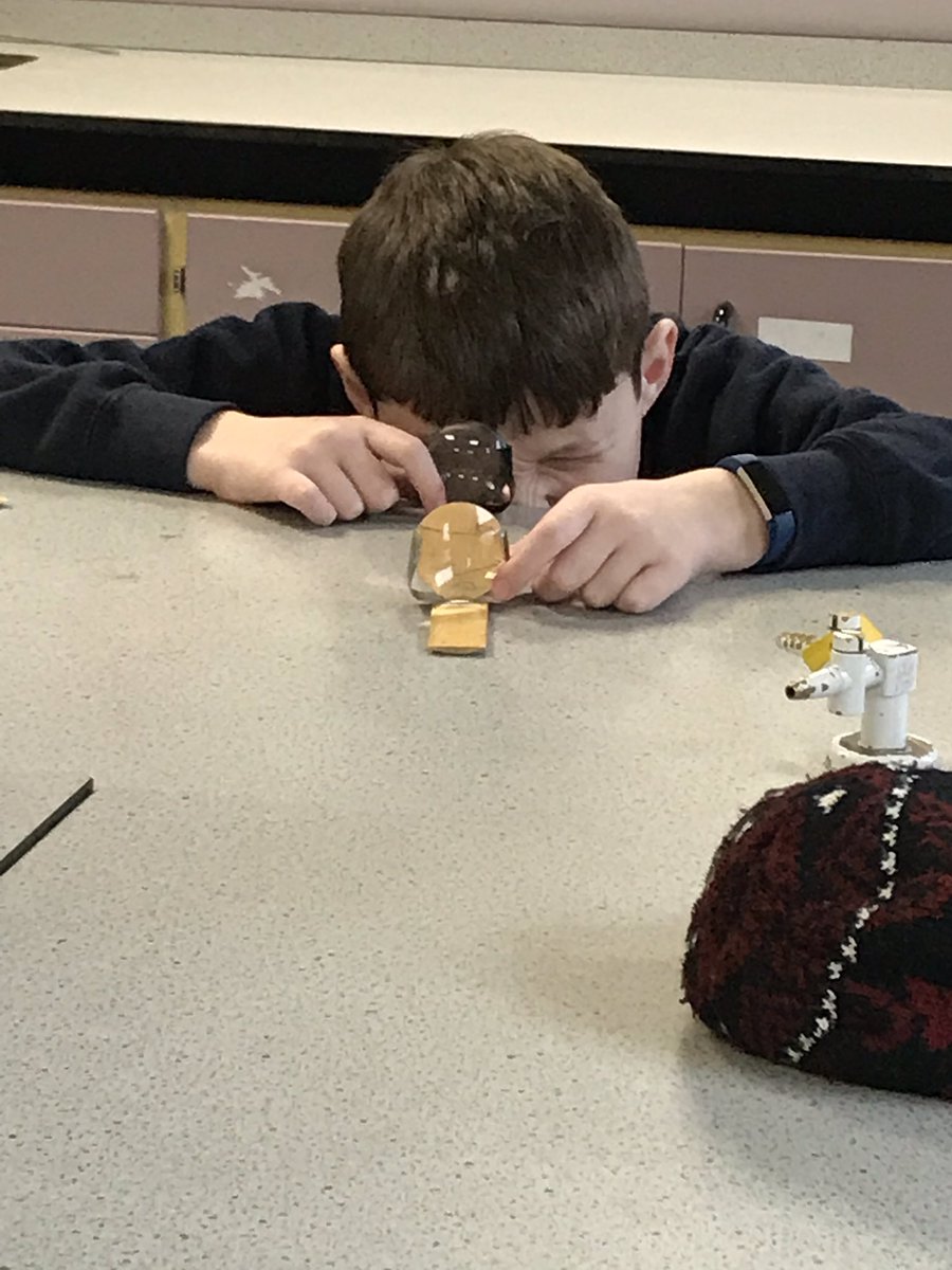 mistersinc's tweet image. Brilliant morning exploring light and lenses with our partners @jyhsscience . Thanks to Mr Kerr for hosting us and explaining how it all relates to @WebbTelescopeUK . 
🔭 🛰 📡 💡 🌈 🚀 
#deepspacediary #physics @CurvedHouseKids @dedridgeps @WL_STEM @ESA__Education @JamesYoungHS