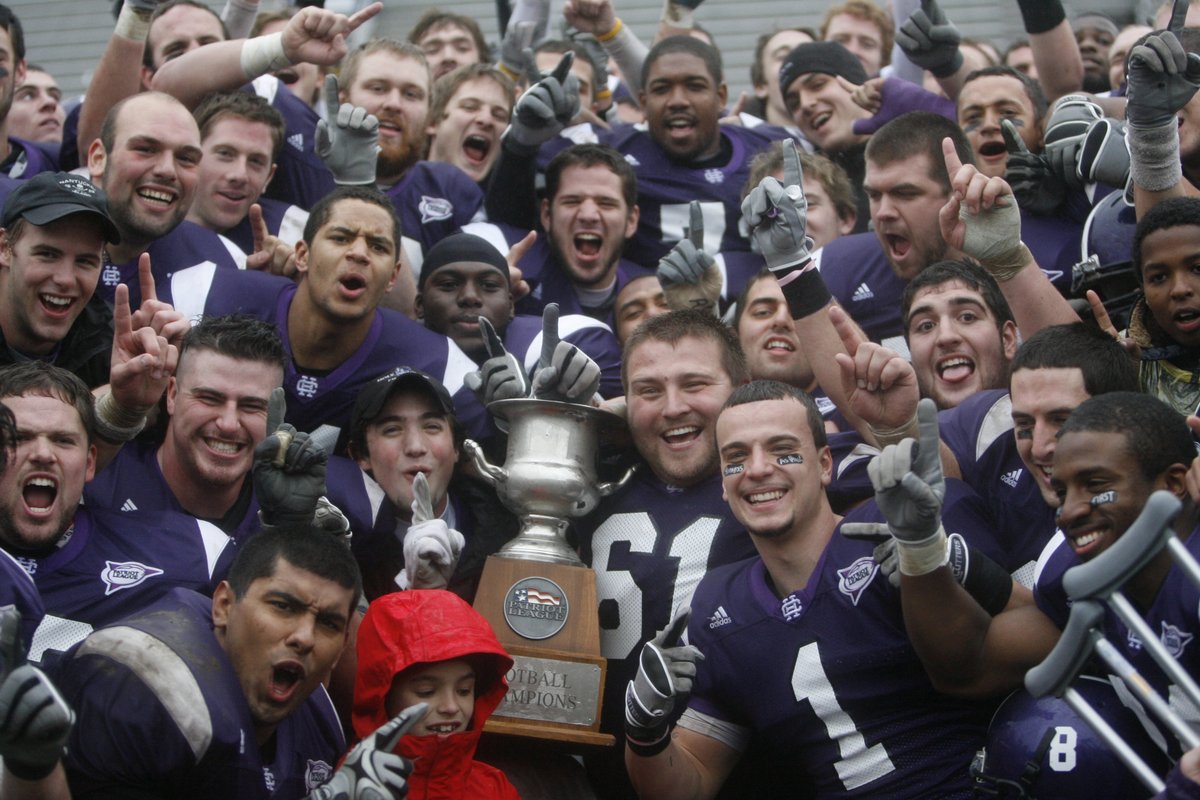 HCrossFB's tweet image. 2009 vs. 2019.

#GoCrossGo