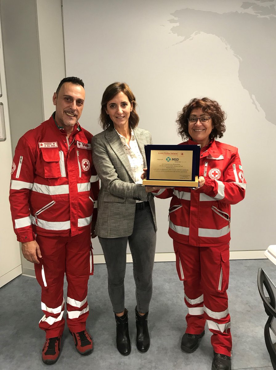 msdsalute's tweet photo. Da sempre MSD è vicina alle tematiche di #prevenzione in tutti gli ambiti terapeutici. Qui con noi oggi @CRIRoma15 che grazie al contributo di MSD Italia ha acquistato un defibrillatore utile allo svolgimento delle attività sanitarie in favore della popolazione #InventingForLife https://t.co/HpuvciCKev