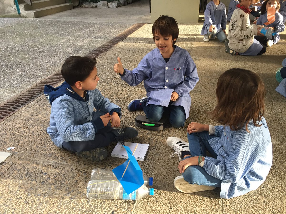 BetaniaPatmos's tweet photo. Aconseguiran els vaixells del #ProjecteSTEM arribar a l’illa? A 3r #Primària experimentem, dissenyem, calculem ... https://t.co/Mro3vPStg6