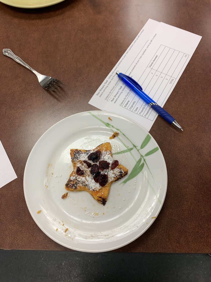mrs_dor's tweet image. Food tasting with our food and nutrition class #sweetpotato #BeWolves #BeCreative #BeInformed @WCI_YRDSB