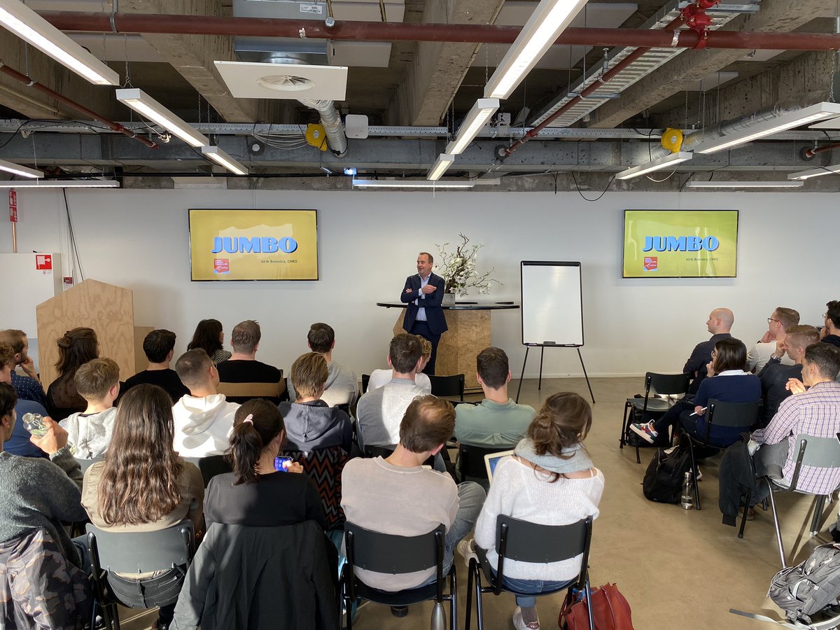 stefan_breet's tweet photo. Yesterday, Lotte Glaser and I kicked off our Corporate Entrepreneurship course. This year, our students will explore the case of Jumbo Supermarkten. Alrik Boonstra, Jumbo’s HR director, gave an exciting presentation about Jumbo’s entrepreneurial spirit! https://t.co/15gAaqRhvj
