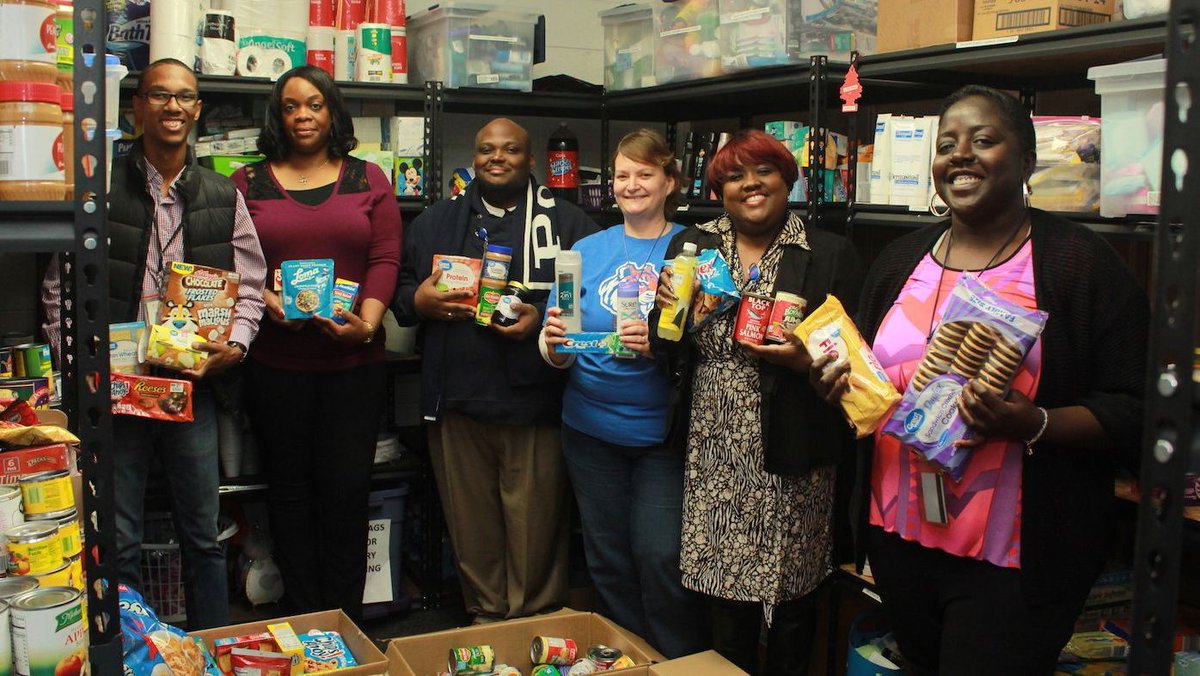 savannahstate's tweet photo. The Staff Support Council held a canned and nonperishable food drive. All collected items were donated to #SSU’s S.T.A.R. program, which supports students who are experiencing homelessness and/or a severe lack of resources. 🍁 #SSUGives #Thanksgiving https://t.co/slyfYu6J5b