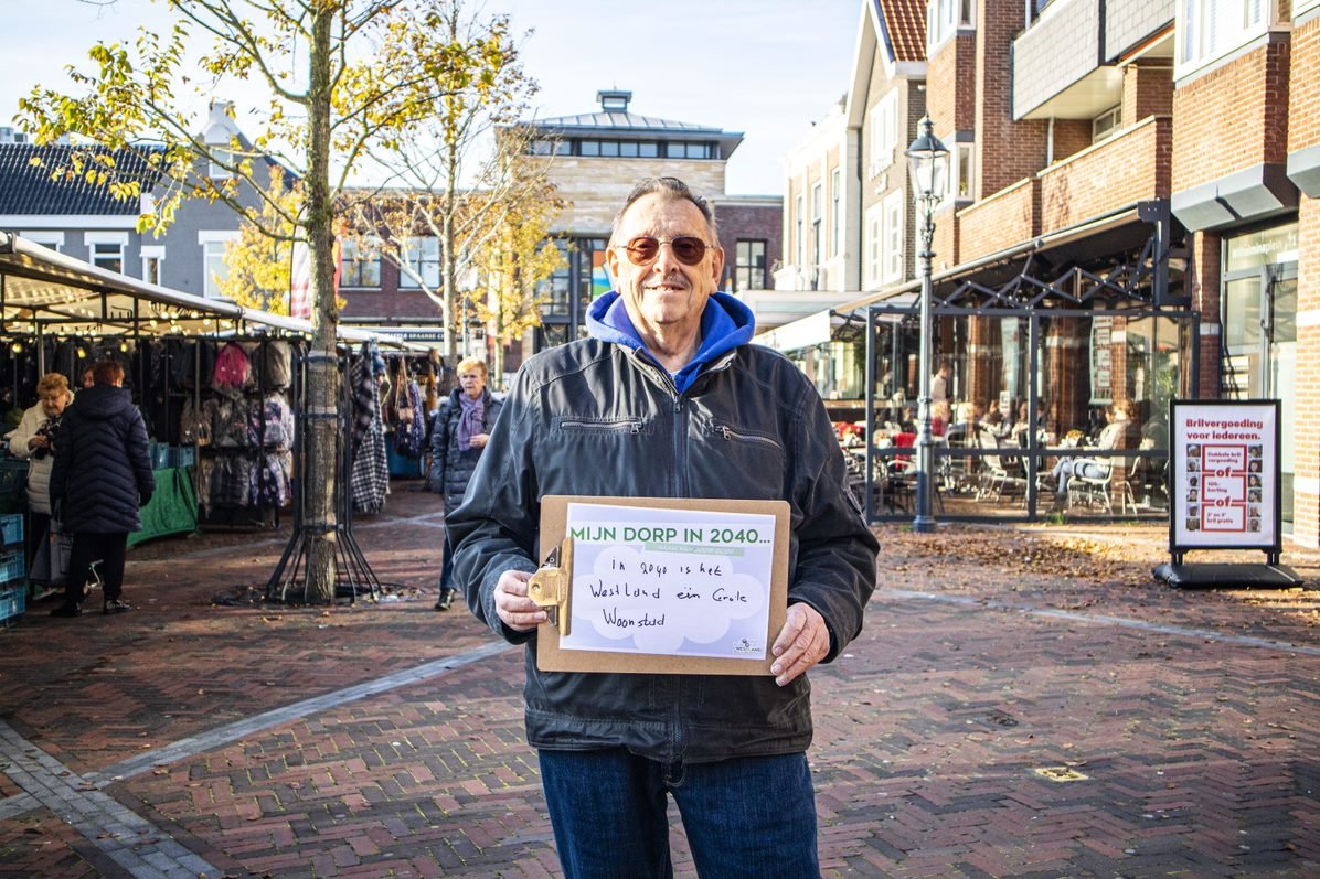 hetvolq's tweet photo. Hoe zien de inwoners van de @GemWestland de toekomst van hun eigen dorp voor zich? Door heel Westland hebben Volq'ers @Jonnerobberegt , @DAPHNEVANDRENTH en @MischaHokke inwoners gevraagd naar hun kijk op Westland. Dat levert weer vele nieuwe inzichten op voor de #omgevingsvisie. https://t.co/6M7Ovap6oR