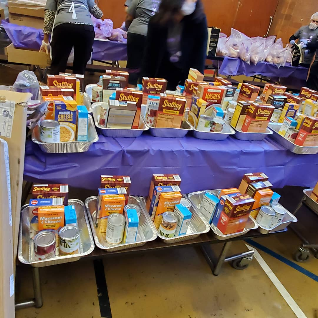 SpreadThePurpl1's tweet photo. 8th Annual Thanksgiving Basket Event behind scenes of our amazing volunteers hard at work @SussexAveSchool in #Newark #NJ #HappyThanksgiving from #SpreadThePurple https://t.co/Evi8KQF3w0
