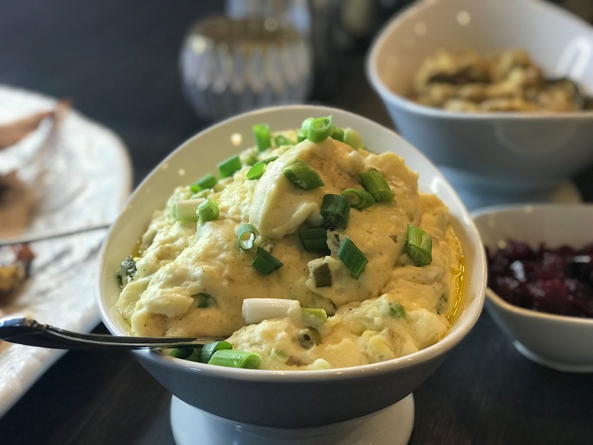 ucfoodietv's tweet photo. Still deciding on Thanksgiving Turkey? Watch here. Easy. Tasty. https://t.co/ucuIYxX8rG #CocaColaTurkey #Thanksgiving #ThosePotatoes #ThanksgivingDinner #Thanksgivingrecipes #travel #food #wine #mixology #golf #UndercoverJetsetter #JohnDaly #SusanAnzalone #travellikealocal https://t.co/UFTkAMqBp3