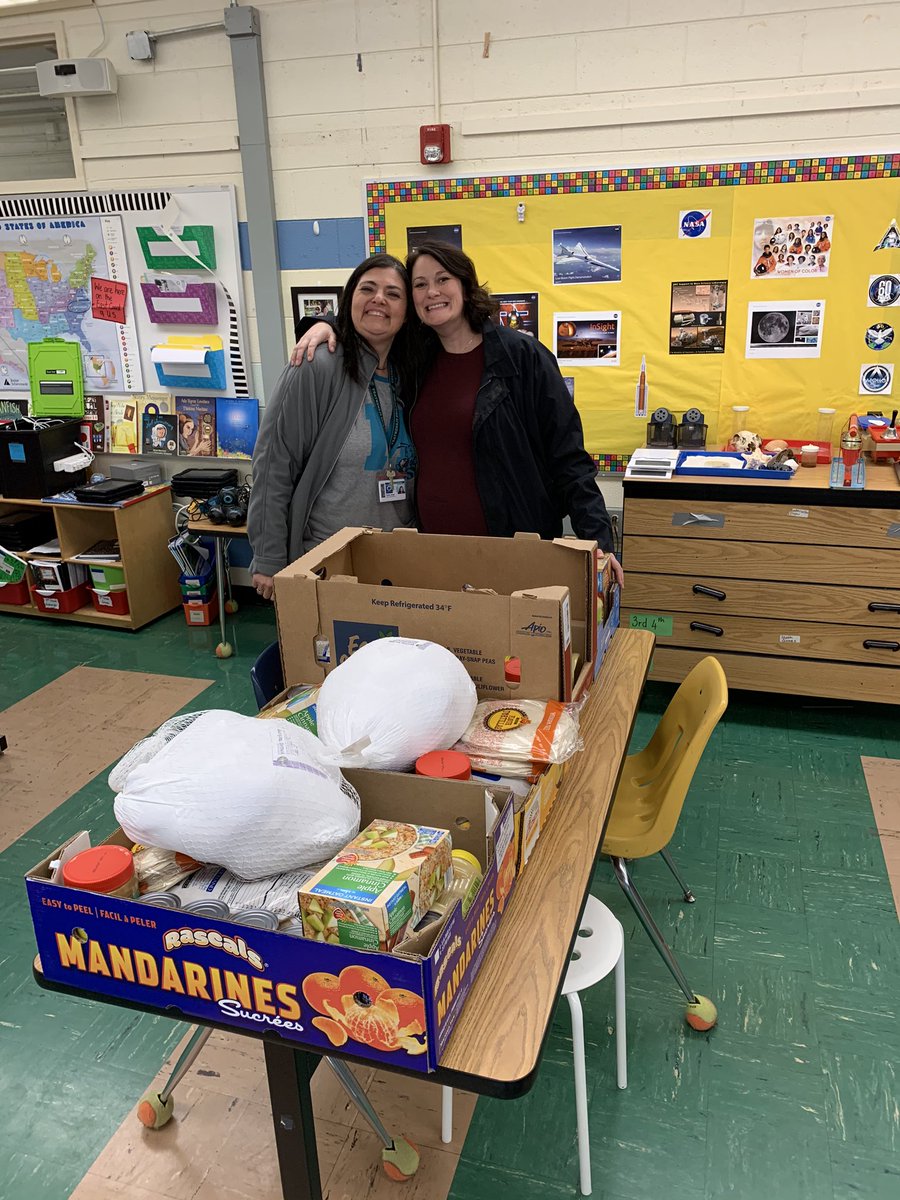 SouthParkRotary's tweet photo. We were very happy to deliver 20 turkey dinners this AM to deserving families at @montclaireCMS.  Thanks to John and Tricia for organizing this service project.  Happy Thanksgiving everyone! https://t.co/yyl5wXU0ao
