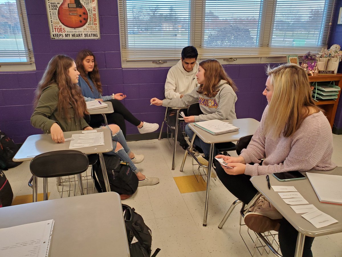 GoWHS_LShogren's tweet photo. #H3P2 figuring out how much their priorities are worth #valueofvalues  #letsmakeadeal https://t.co/wMc3EfdM97