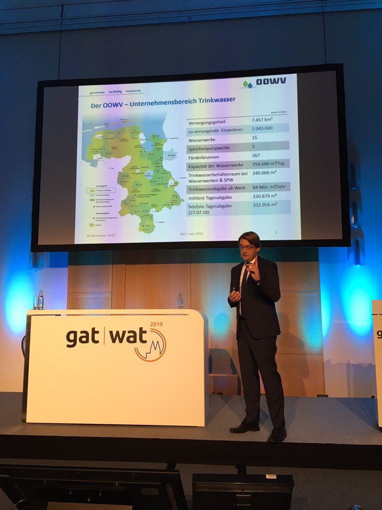DVGW's tweet photo. Panel der #wat2019, Vorrang der öffentlichen #Wasserversorgung, moderiert von Elisabeth Jreisat, @hessenwasser. Nach dem 2. #Dürresommer in Folge ein aktuelles Thema auf #gatwat. #Trinkwasser https://t.co/XueupIvsru