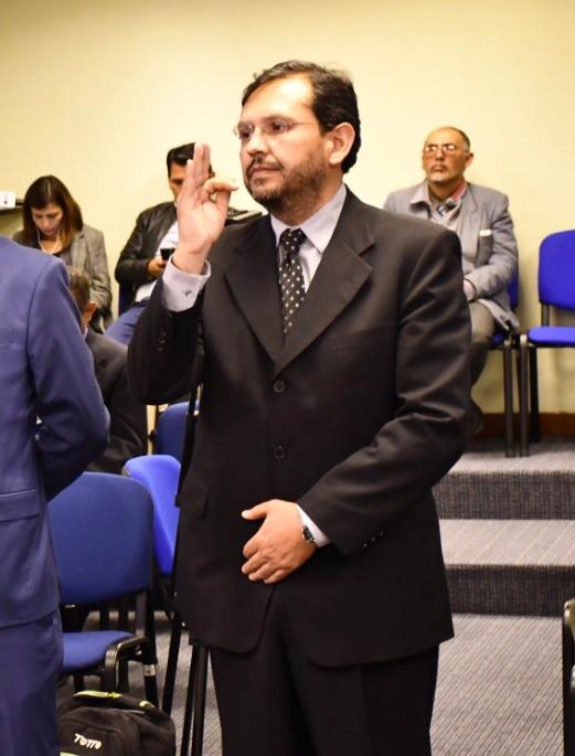 EconomiaBo's tweet photo. #MEFP | El Ministro de Economía y Finanzas Públicas, José Luis Parada, posesionó la tarde de este lunes al Viceministro de Política Tributaria, Sergio Germán Villarroel.

#EstabilidadEconómicaConPazSocial https://t.co/SUC4cwgt7T