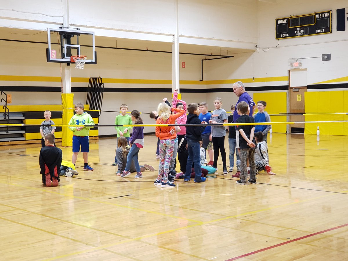 Dani_Kremer's tweet photo. Human foosball! #CPUIntermediate @CPUSchools https://t.co/BGWuDGXhJp