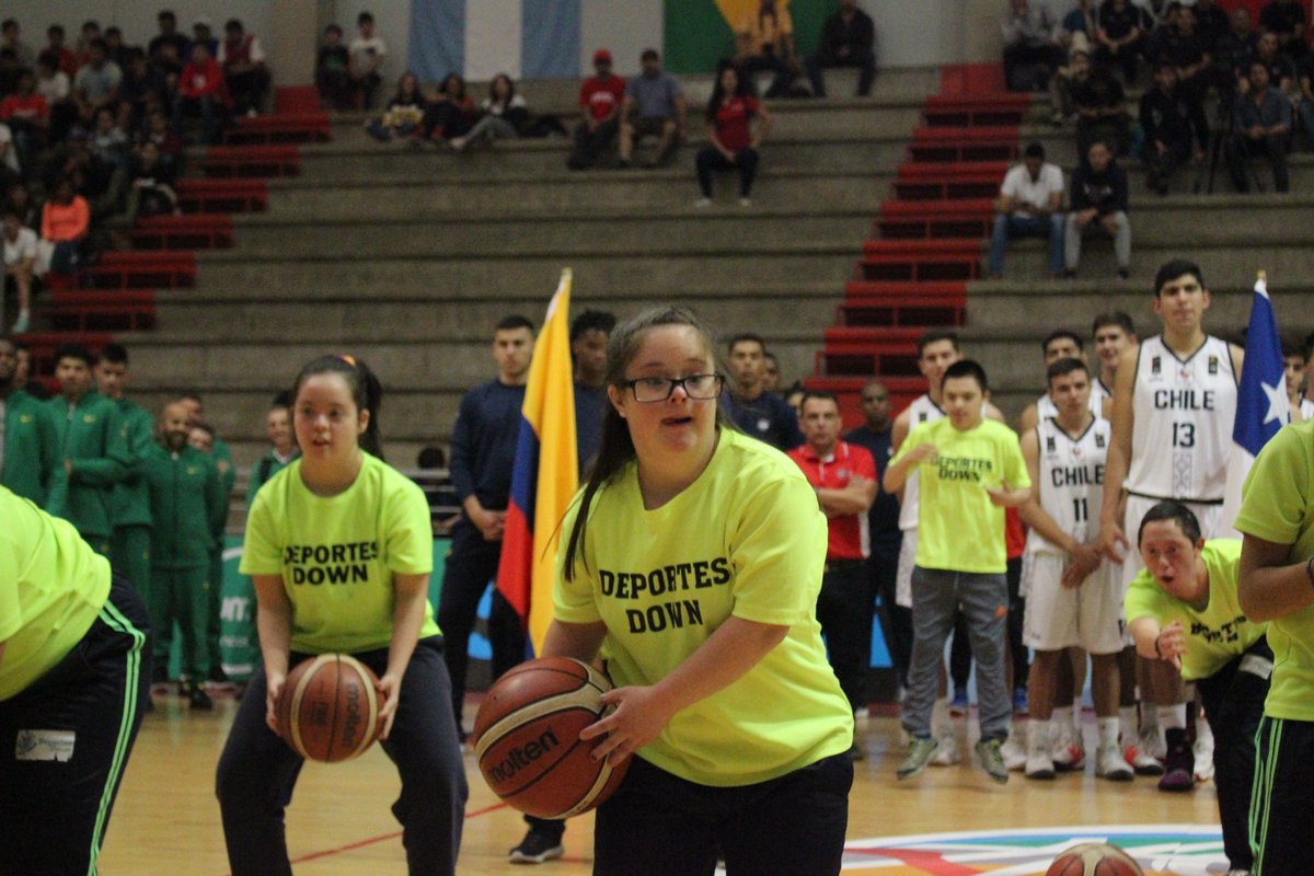 ChileFeba's tweet photo. #SudamericanoU17

📷 Compartimos postales de la emotiva inauguración que Corporación @Deportes_Down protagonizó este lunes, en el Centro de Entrenamiento Olímpico 

#LaRojaDelBasket🇨🇱 https://t.co/jGw3cm5rYB