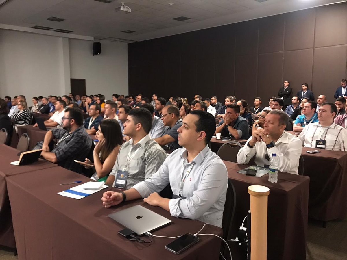 SophosLatAm's tweet image. Casa llena en #SecuritlyLeadersForteza escuchando a @leonhomar hablar sobre Sophos! @andresophos @marialemajo #cybersecurityevolved