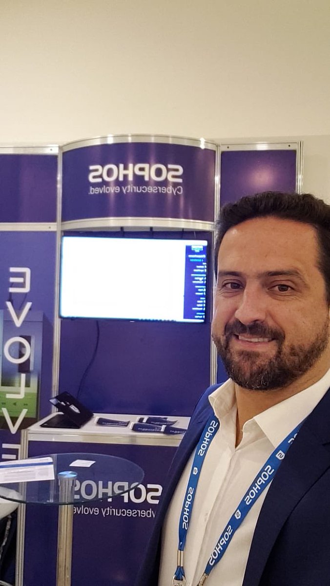 SophosLatAm's tweet image. Casa llena en #SecuritlyLeadersForteza escuchando a @leonhomar hablar sobre Sophos! @andresophos @marialemajo #cybersecurityevolved