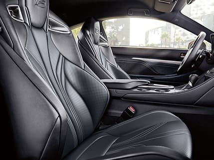 Every line of the first-ever RC F Track Edition makes a statement. In addition to a carbon fiber roof that helps lower its center of gravity, it features a more daring front fascia with a carbon fiber spoiler and hood. 
parkerlexus.com