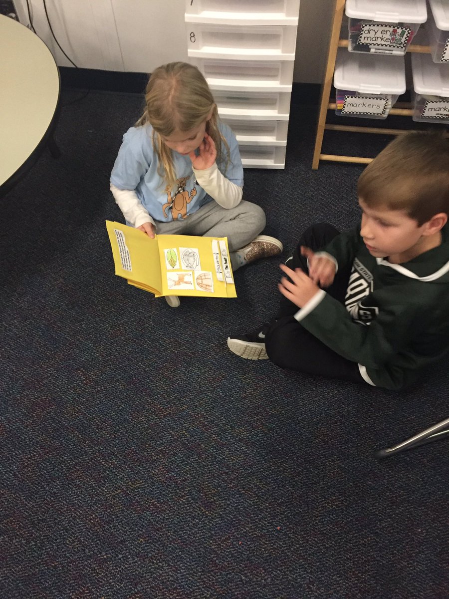 Sharing Thanksgiving books with some kindergarten friends #sayrestrong#mrsmillwardsfirstgrade