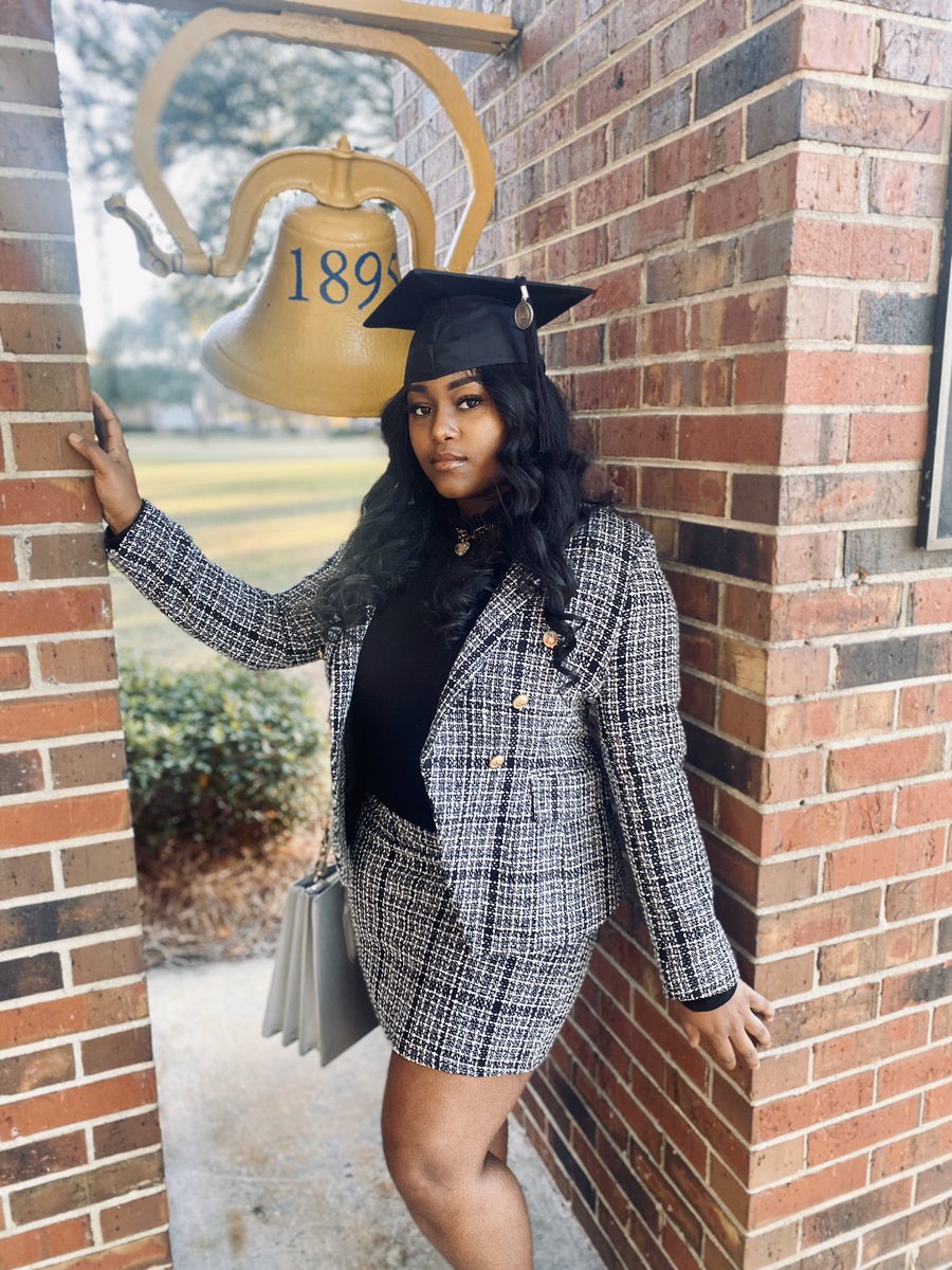 ____ariesm's tweet photo. Graduation is slowly approaching 🥳 https://t.co/P3iEmqA0tu