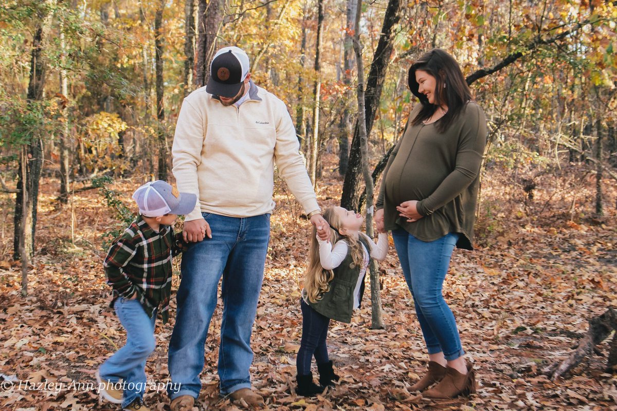 caleigh123456's tweet photo. Look at my beautiful fam🥰🥰🥰 https://t.co/sWP1Exxjxa