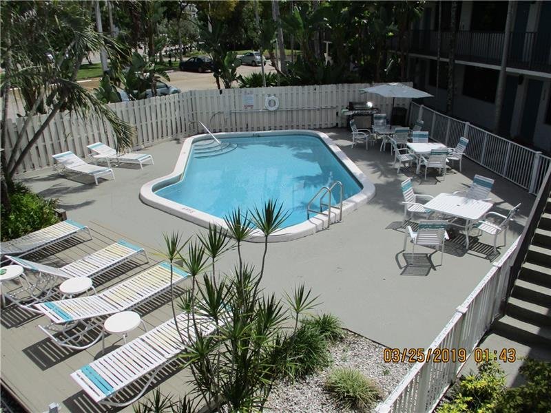 Wilton Manors affordable 1/1 riverfront corner condo, walk to Wilton Drive.

Message me for info, homes for sale, your home's value or search homes at [read.n-play.com/gateway/homese…]