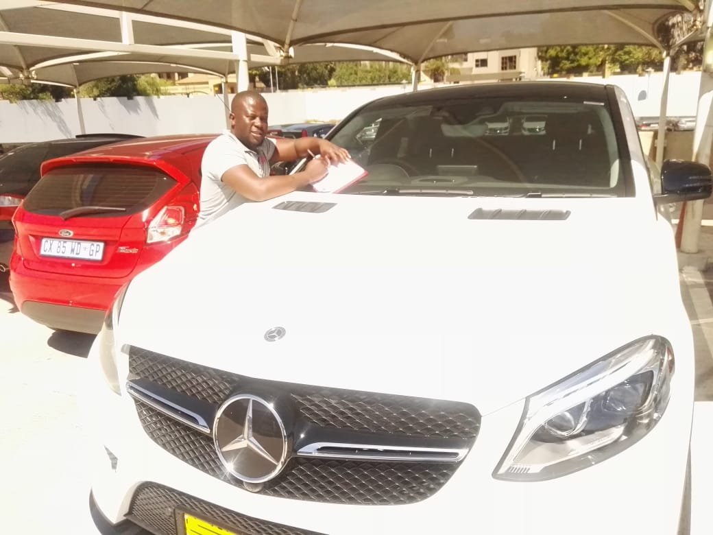 Calvin22614923's tweet photo. Family support my business we do airbags , dashboards , fix chips ,remove dents etc if you in gauteng . https://t.co/SdmfBAKL6l