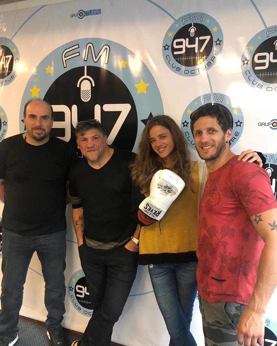 LeoBenatar's tweet photo. Hay ADN en 2020. Muchas Gracias a las autoridades de @947FMRadio por invitarnos a este nuevo desafio.
#Boxeo #AdnBoxeo #ClubOktubre947
@AdnBoxeo @ToroDominguez @MartinCoggi https://t.co/nwlT3y5xNj