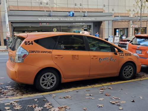 Locotabi ロコタビ シアトル市内で見かけるタクシーはセダン型の中型車や車種でいうとトヨタのプリウスが多い そして メジャーな会社はyellow Cabとorange Cabです シアトルのタクシーの乗り方ガイド 料金 カード払い 便利なアプリ T Co Locotabi ロコタビ シアトル市内で見かけるタクシーはセダン型の中型車や車種でいうとトヨタのプリウスが多い そして メジャーな会社はyellow Cabとorange Cabです シアトルのタクシーの乗り方ガイド 料金 カード払い 便利なアプリ T Co