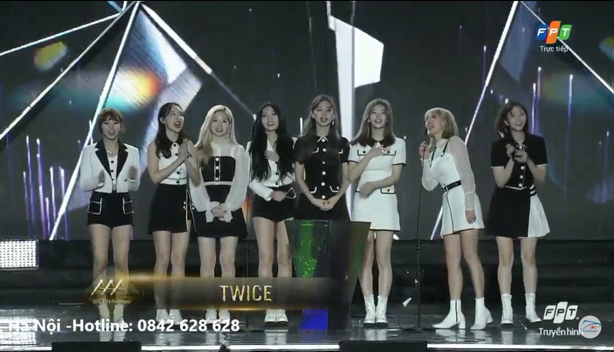 SubjectKpop's tweet photo. Congrats to @JYPETWICE as TWICE won 'Singer of the Year' Daesang Award at Asia Artist Awards 2019 🎉 

They got the big award on their 1500th day 🥺 WELL DESERVED

#MAMAVOTE #twice https://t.co/AKzl0vPxov