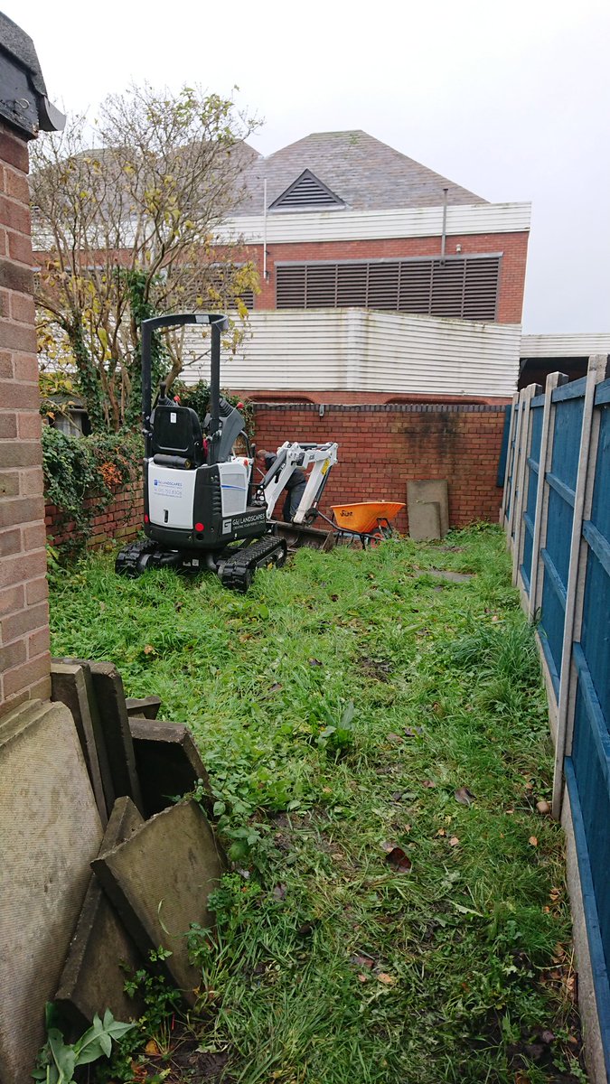 Good progress made today from team <a href="/GandJLandscapes/">G&J Landscapes Ltd</a> 👍 J.D is at his happiest when he's laying slabs 😀 #Nottingham #Landscaping #Creatingyourperfectspace #TeamHickman 
Facebook.com/gandjlandscapes gandjlandscapes.co.uk
