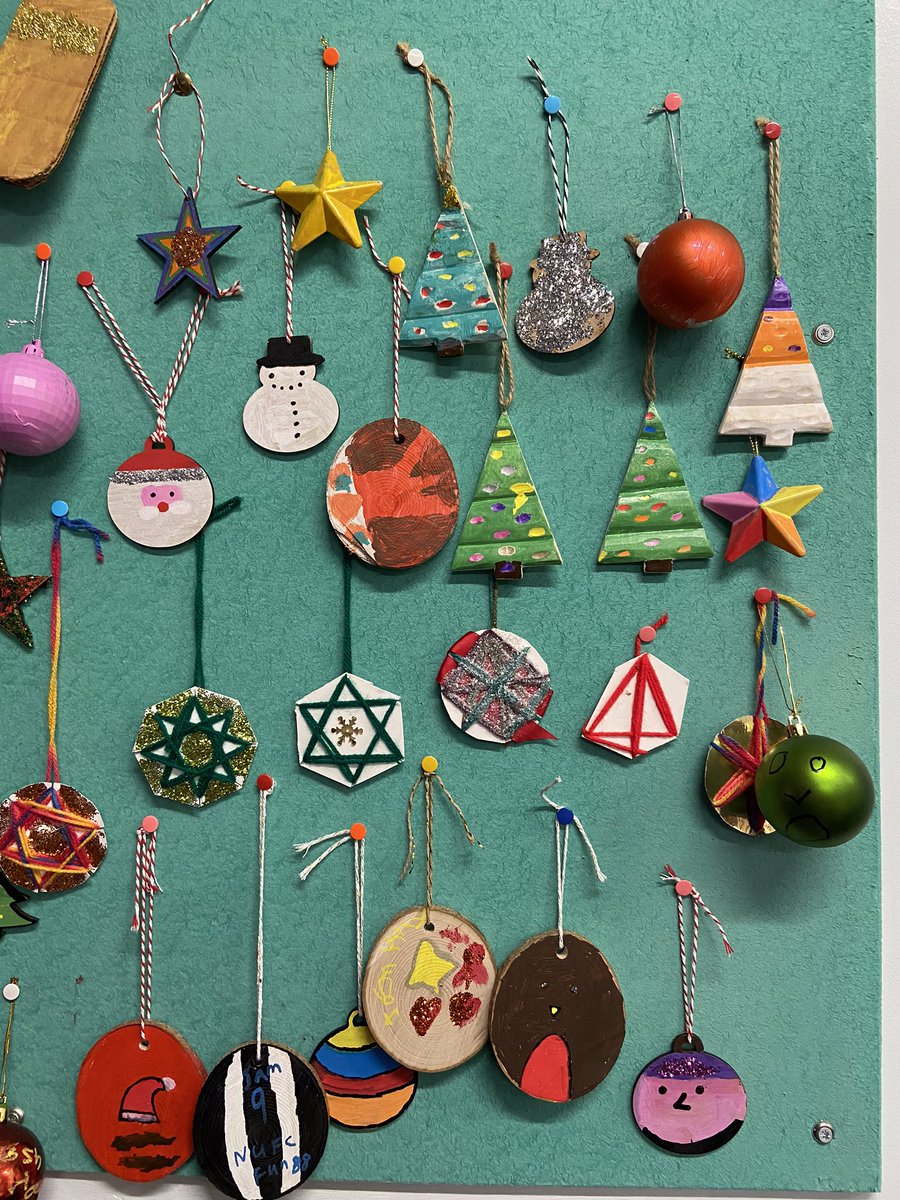 ElemorePE's tweet photo. This week pupils are taking part in Hygge (pronounced Hoo-Ga). This encompasses a feeling of being cozy and content and is linked to well being and enjoying the simple things in life, which at this busy and sometimes draining time of year is very important. 🙌🏻🌞🌿 https://t.co/7tQBaAJSpd